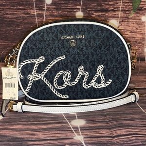 ๐บ MICHAEL KORS ๐บ ADMIRAL SMALL CAMERA CROSSBODY